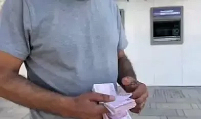 ATM’ye para çekmeye gitti, tomar tomar para buldu!