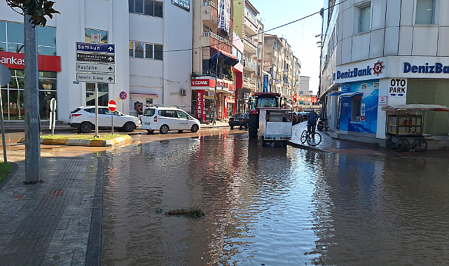 Bafra'da su borusu patladı