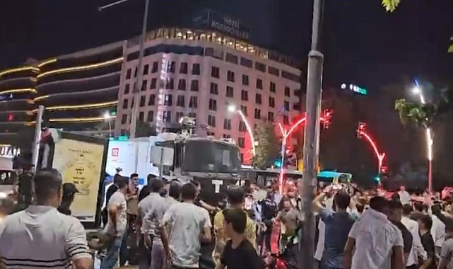 Batman'da Starbucks şubesine saldırı