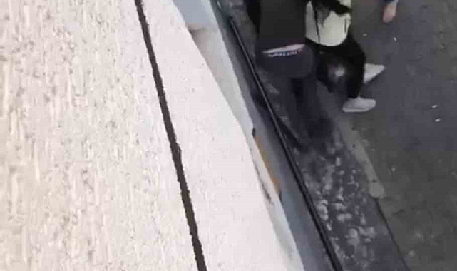 Borç kavgasında yumruklar havada uçuştu