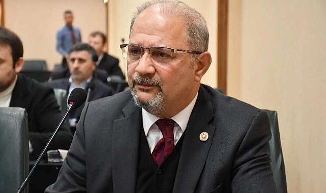 CHP'li Tekcan: Doğa Koruma ve Milli Parklar Müdürlüğü koruma altındaki zambakları söküyor