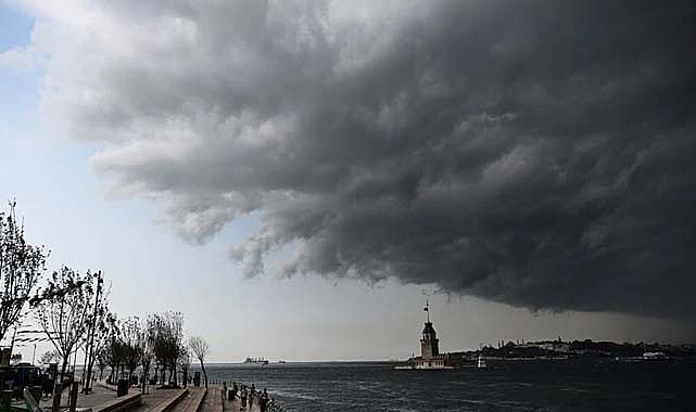 Cumulonimbus bulutları şehri sardı!