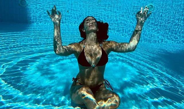 Demet Özdemir’den gündem olan tatil pozları