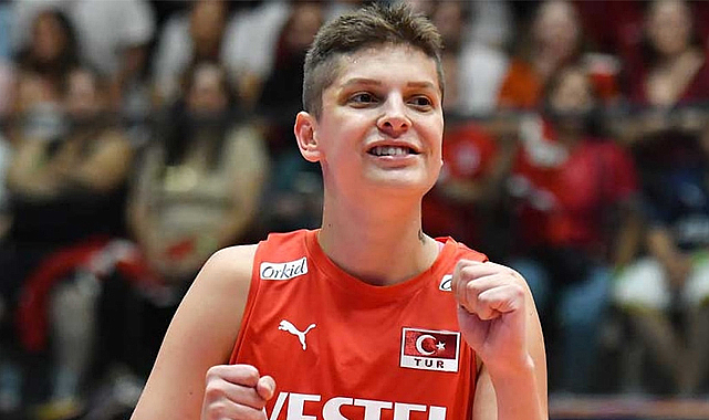 Ebrar Karakurt ve babası dans etti! Baba gözyaşlarını tutamadı