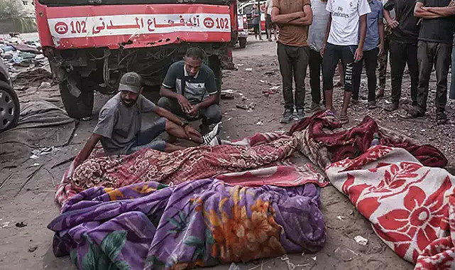 Eli kanlı İsrail sabah namazında bir okulu vurdu! 100'den fazla kişi hayatını kaybetti