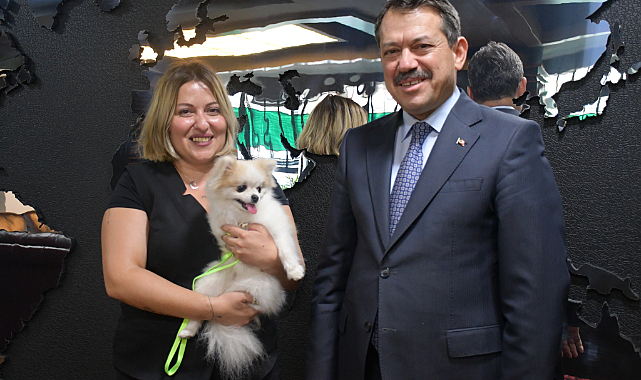 Eskişehir'de hayvansever zabıt kâtibi Özge Canbul, şiddete uğrayan köpeği sahiplendi