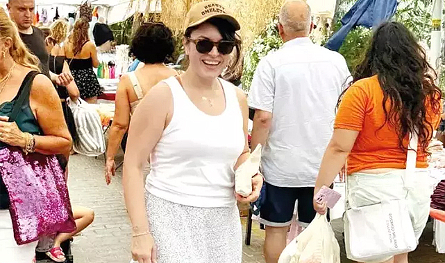 Ezgi Mola, semt pazarında alışveriş yaparken görüntülendi