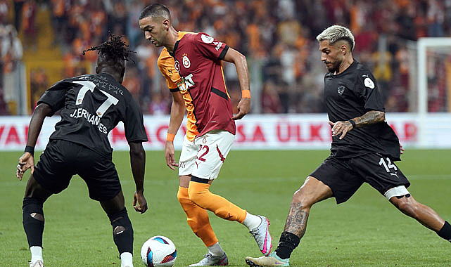 Galatasaray, Hatayspor'u 2-1 yendi