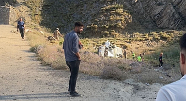 Hakkari'de korkunç trafik kazası! 1 ölü 3 yaralı