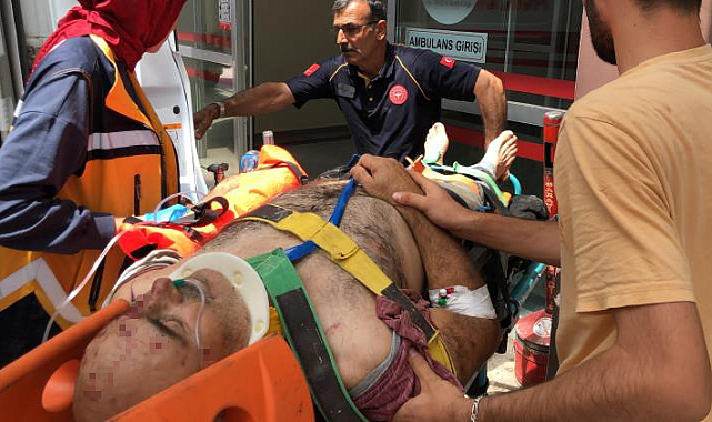 İnşaat iskelesi çöktü: 3 ağır yaralı