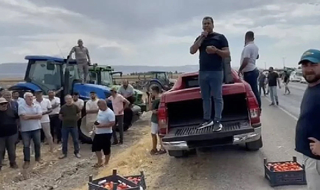 Kahramanmaraş'ta çiftçiler traktörlerle yolu kapatarak eylem yaptı