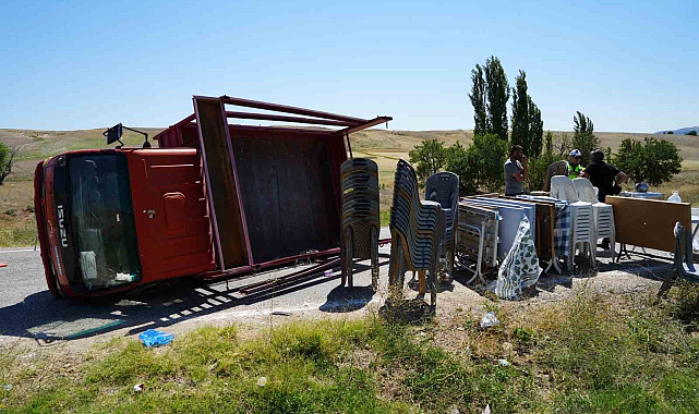 Kırıkkale'de kamyonet devrildi: 8 yaralı
