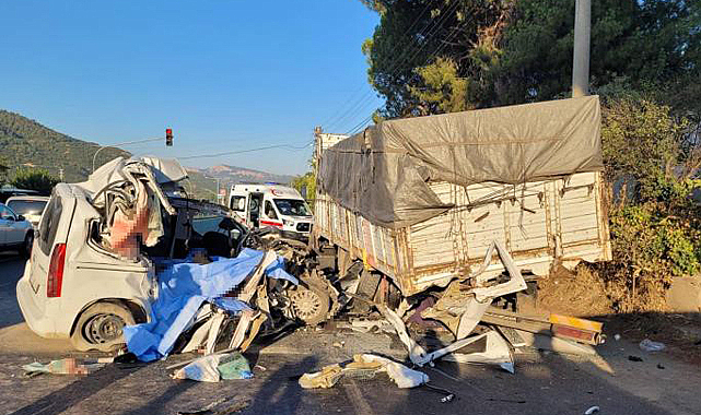 Manisa'da korkunç kazada 4 kişi hayatını kaybetti
