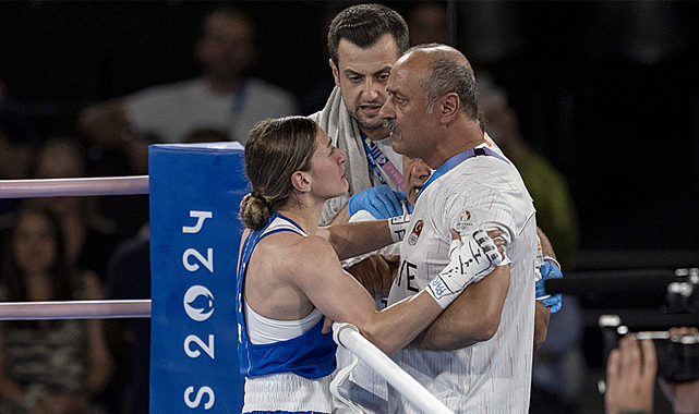 Milli boksörümüz Buse Naz Çakıroğlu ve antrenörü haklarının yendiğini açıkladı