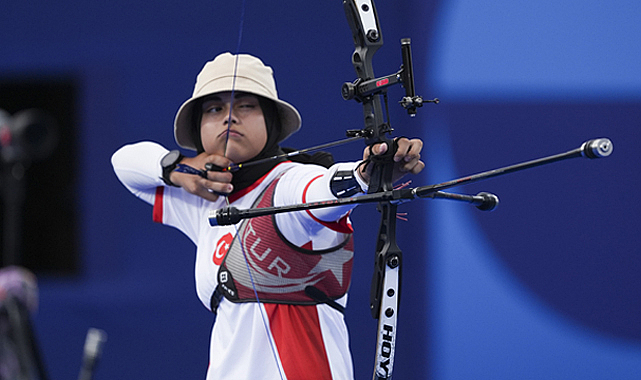 Milli okçu Berra Elif Gökkır, Paris 2024'te son 16'da!
