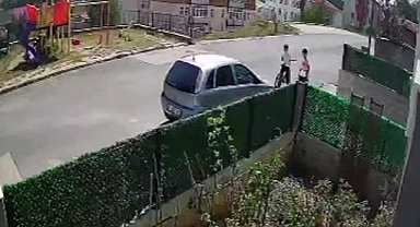 Oğluyla kavga eden çocuğu otomobille ezdi