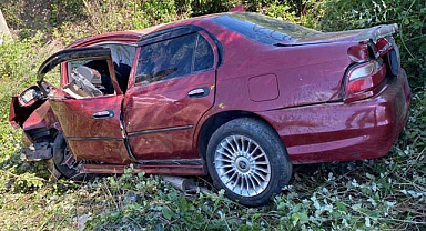 Samsun'da araç şarampole yuvarlandı