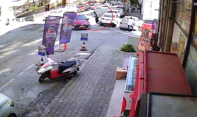 Samsun'da otomobile çarpan motosikletli havada takla attı