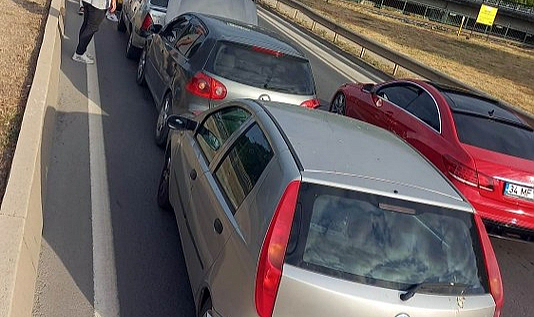 Samsun'da zincirleme trafik kazası 5 araç birbirine girdi
