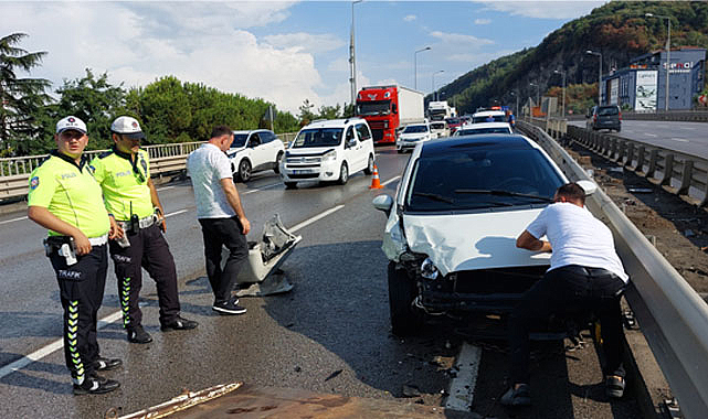 Samsun'un Canik ilçesinde 3 araç birbirine girdi