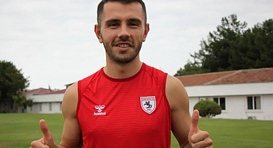 Samsunspor'da alt çene kemiği kırılan tecrübeli oyuncu Emre Kılınç, operasyon geçirdi