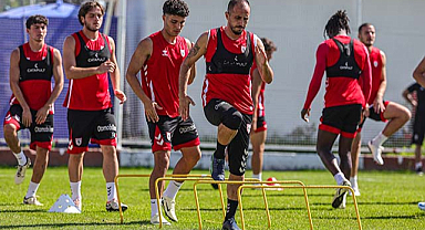 Samsunspor kaptanı Zeki Yavru antrenmanlarda öne çıkıyor