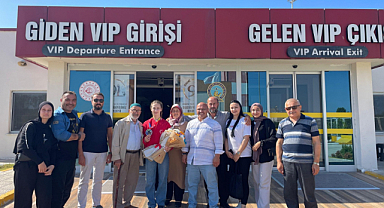 Şaziye ve Emine bilek güreşinde zirvede