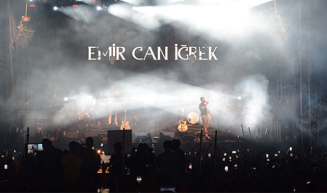 Sinop'ta Karadeniz Müzik Festivali'de Emir Can İğrek coşkusu