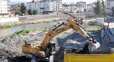 Terme Çayı'nın yatağı genişletiliyor