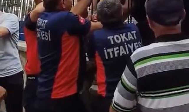 Tokat'ta demir korkuluk çocuğun bacağına saplandı