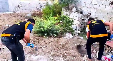 Toprağın altından cephanelik çıktı