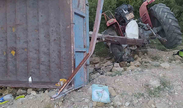 Traktör devrildi: 11 yaralı