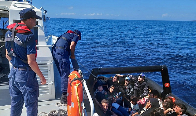 114 düzensiz göçmen karaya çıkarıldı: 3 gözaltı