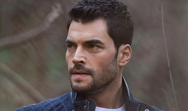 Akın Akınözü'nden annesinin ölümü sonrası ilk paylaşım