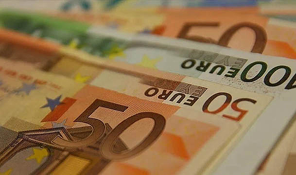 Avrupa Birliği’nin en büyük ülkelerinden birisi ekonomik krizle yüz yüze: Memur maaşları için borç alacaklar!