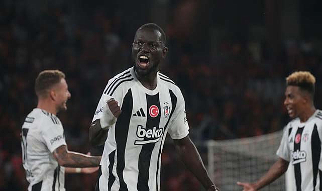 Beşiktaş'tan ayrılıp Galatasaray'ın rakibine gitti