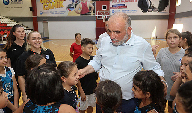 Canik Belediyesi çocukları sporla buluşturuyor