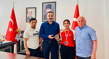 Dünya Şampiyonu Şaziye, Havza Kaymakamı Ayvat’ı Ziyaret Etti