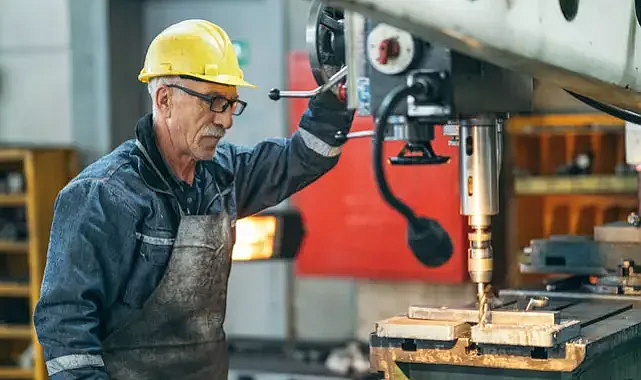 Emeklilik maaşında yaş ve maaş mesajı! AK Parti’li Güler’den şaşırtan açıklama