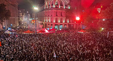 Fransa’da Macron’a karşı ayaklanma!