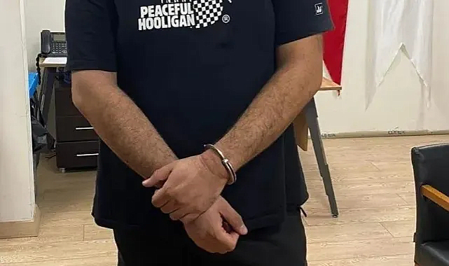 Galatasaray-PAOK maçına Yunan taraftar, PKK paçavrasını sokmaya çalıştı!