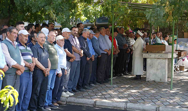 Gölette boğulan baba ve kızı defnedildi