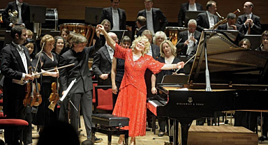 Gülsin Onay Samsun'da müzik ziyafeti verecek