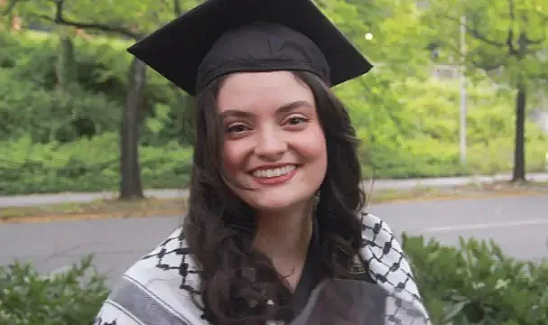 İsrail askerlerinin öldürdüğü Eygi, mezuniyete ‘Özgür Filistin’ yazılı bayrakla katılmış