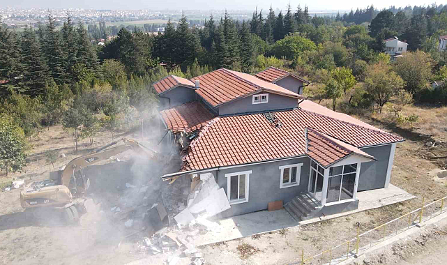 Kaçak villalar yıkılıyor