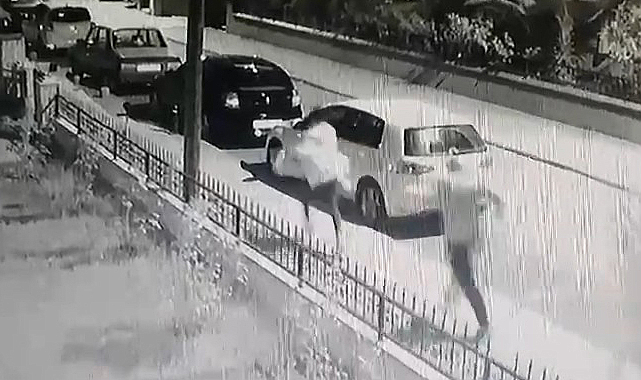 Kadına sokak ortasında bıçaklı saldırı