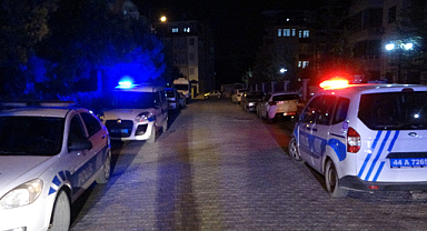 Komşuların kavgasında kan aktı