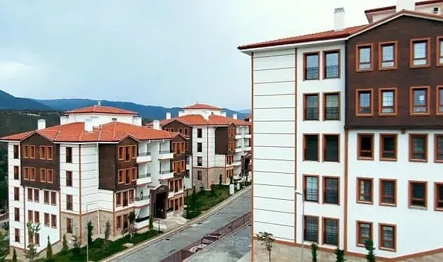 Konut fiyatları düşecek mi? Uzmanından açıklama geldi! 