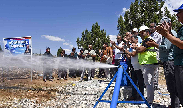 Köylüler su sevincini davul zurna ile kutladı