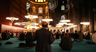 Mevlid Kandili'nde oruç tutulur mu? Diyanet'in tavsiyeleri ve yapılması gereken ibadetler